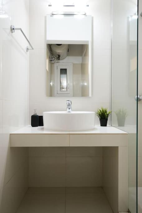 Syntagma Square, 70Sqm Pentelis Sunny Apartment أثينا المظهر الخارجي الصورة