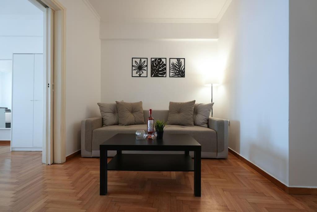 Syntagma Square, 70Sqm Pentelis Sunny Apartment أثينا المظهر الخارجي الصورة