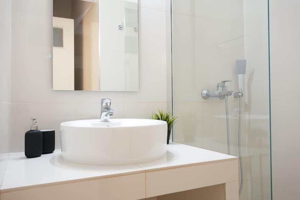 Syntagma Square, 70Sqm Pentelis Sunny Apartment أثينا المظهر الخارجي الصورة